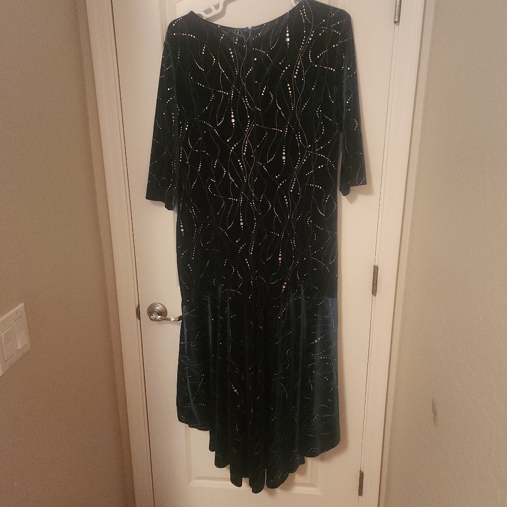 Geo Pattern High-Low Velvet Dress - Picture 4 of 6